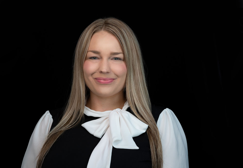 Lindsey_Bednar_NYC_Design_Firm CMO_1000x692_website